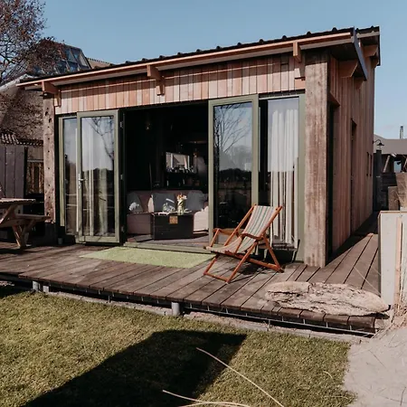 In Netherlands With Bbq Ferienhaus