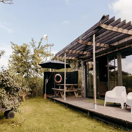 Rustic Getaway W Bikes *