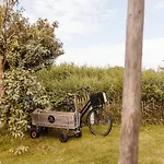 Rustic Getaway W Bikes